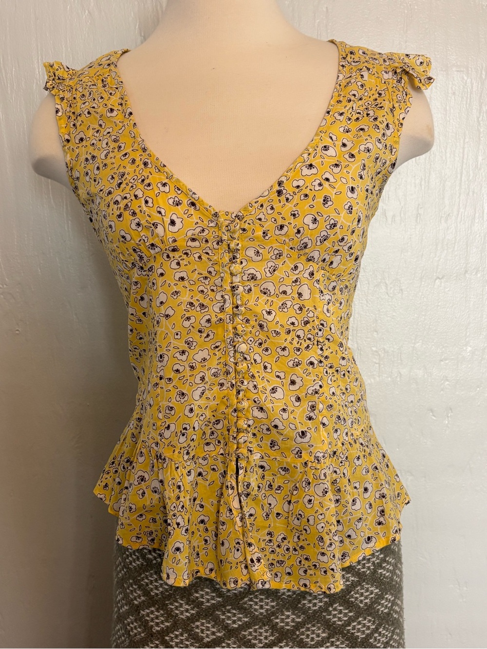 French Connection Yellow Floral Blouse Cap Sleeves fairy Cottagecore